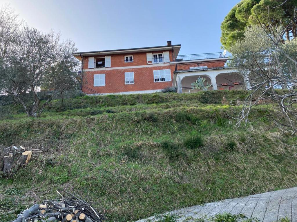 Casa Vacanza Villa Patrizia Follo Alto Kültér fotó